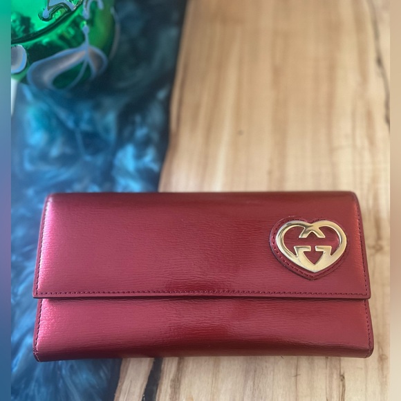 Gucci Interlocking GG Heart Red Continental Wallet - Picture 4 of 11